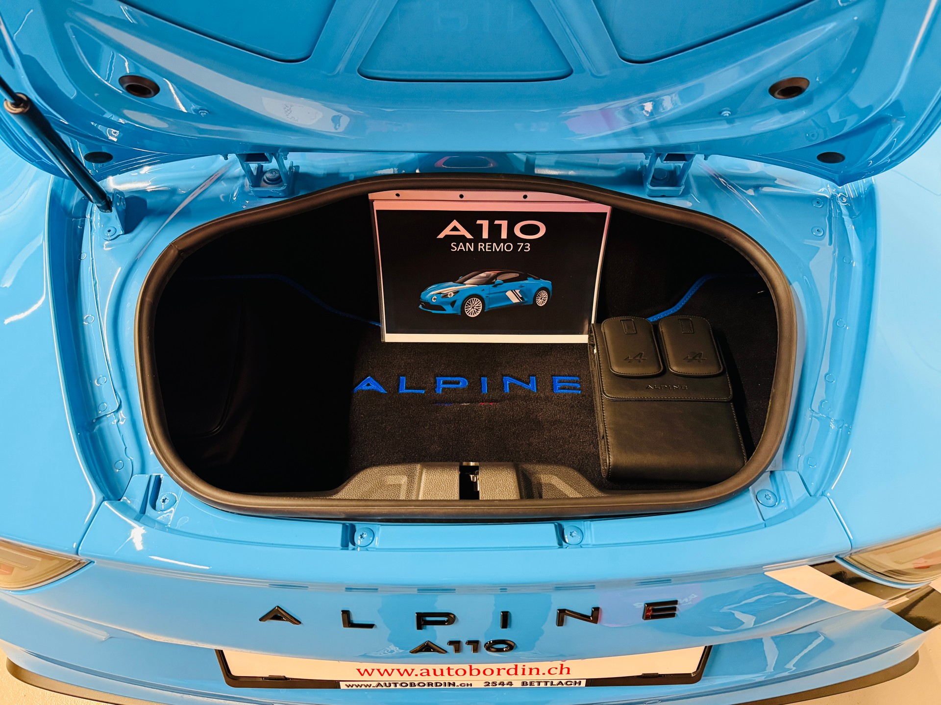 ALPINE A110 San Remo 73 Limited Edition Nr. 113 / 200 mit rotem Carbondach / Leasingaktion nur 0.9%-image-10