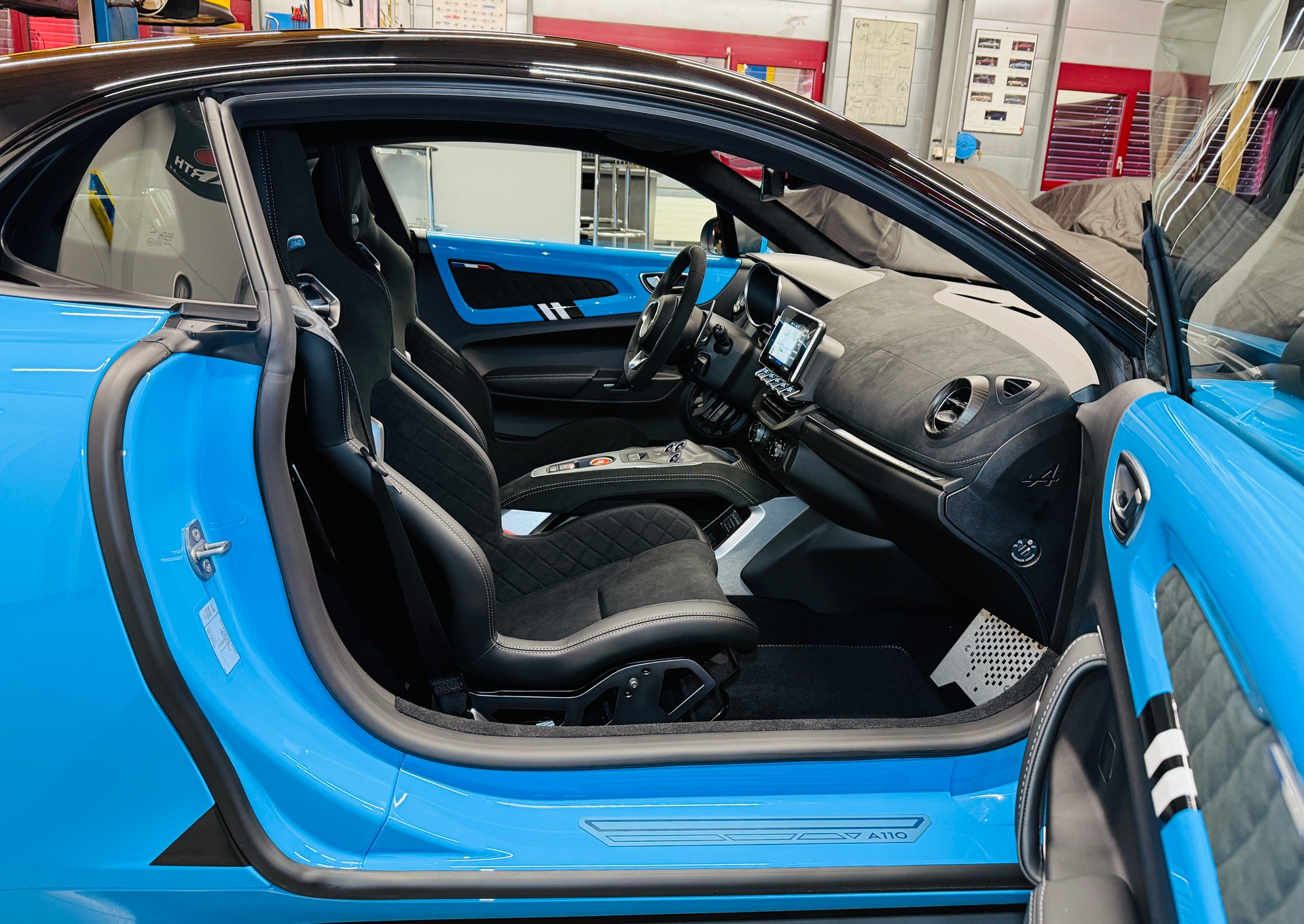ALPINE A110 San Remo 73 Limited Edition Nr. 113 / 200 mit rotem Carbondach / Leasingaktion nur 0.9%-image-11