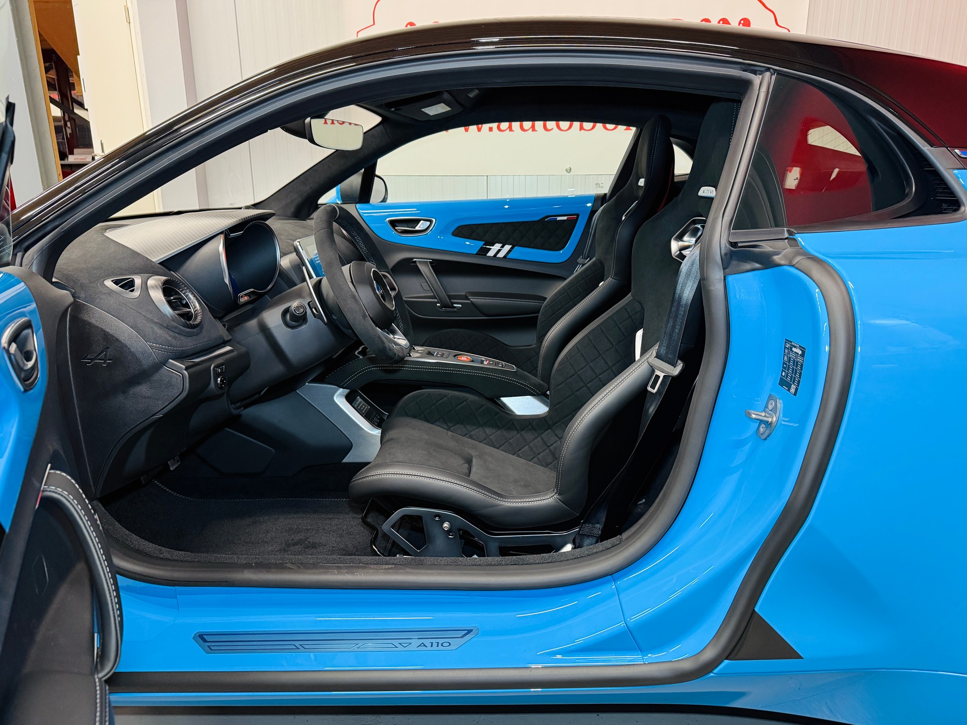 ALPINE A110 San Remo 73 Limited Edition Nr. 113 / 200 mit rotem Carbondach / Leasingaktion nur 0.9%-image-4