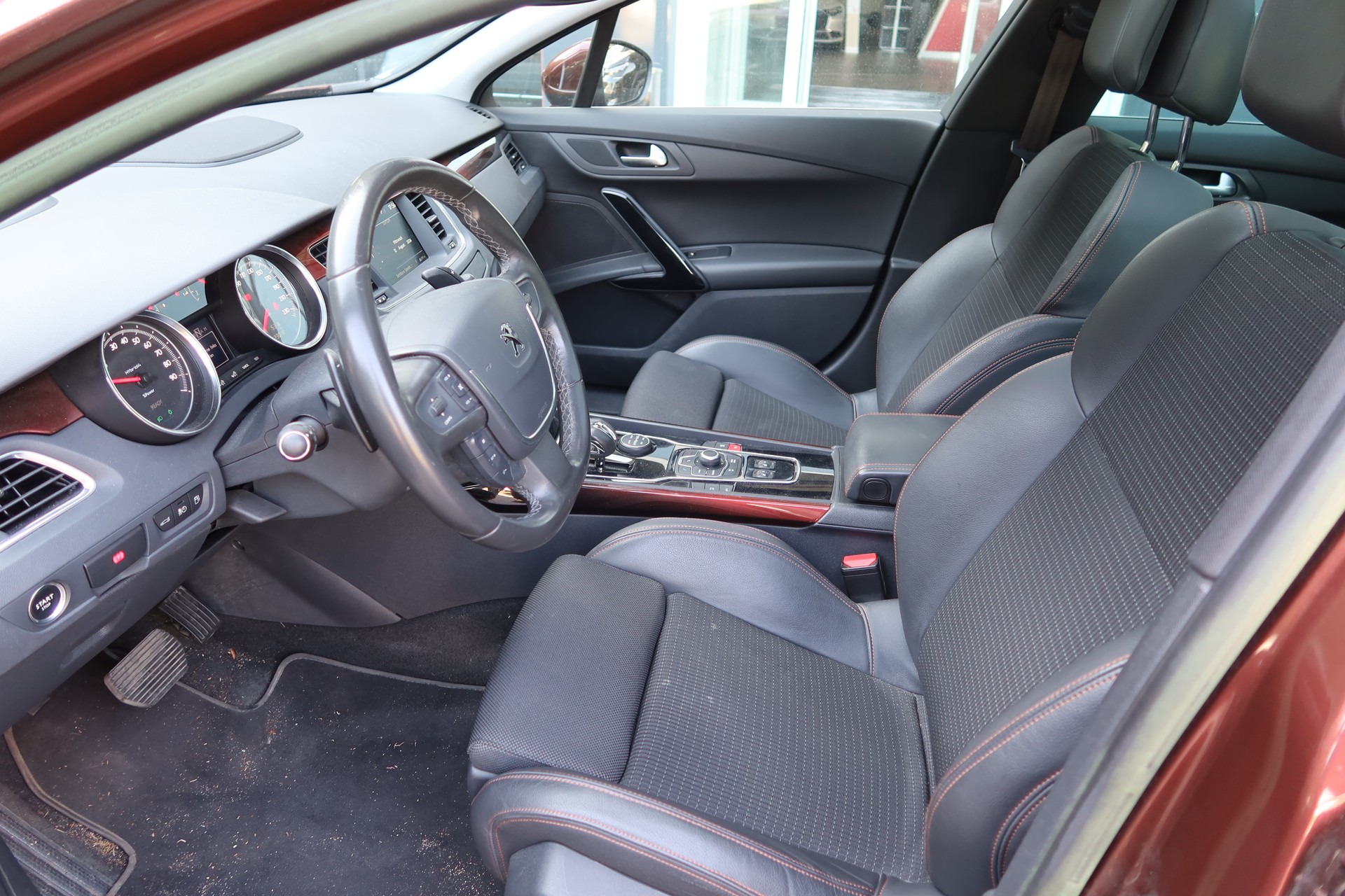 PEUGEOT 508 RXH 2.0 HDI Hybrid4-image-8