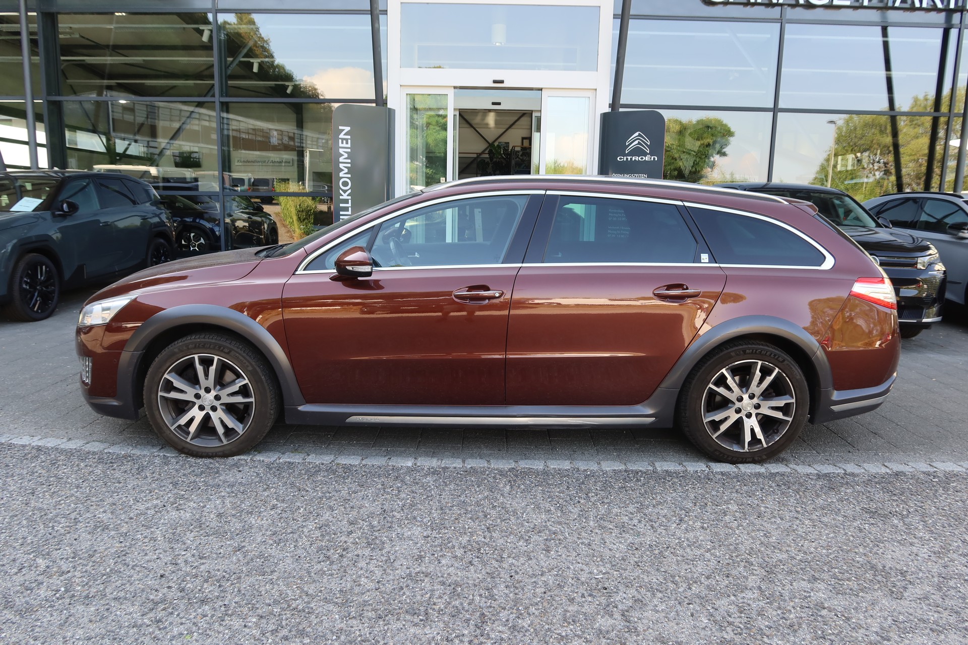 PEUGEOT 508 RXH 2.0 HDI Hybrid4-image-2