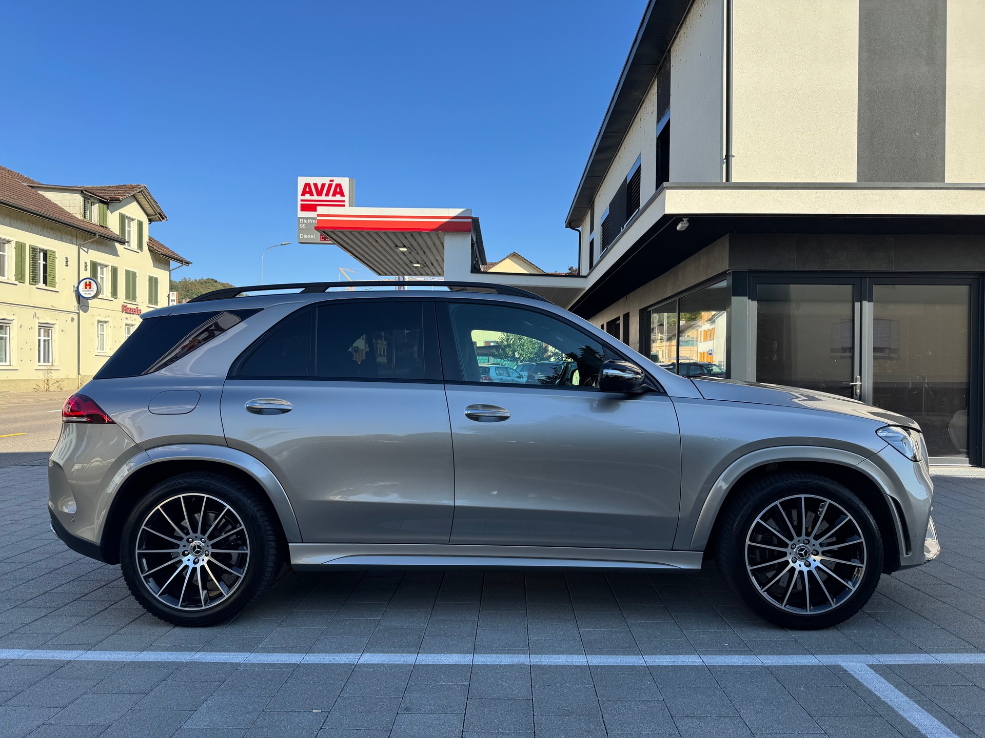 MERCEDES-BENZ GLE 450 4Matic AMG Line 9G-Tronic-image-6