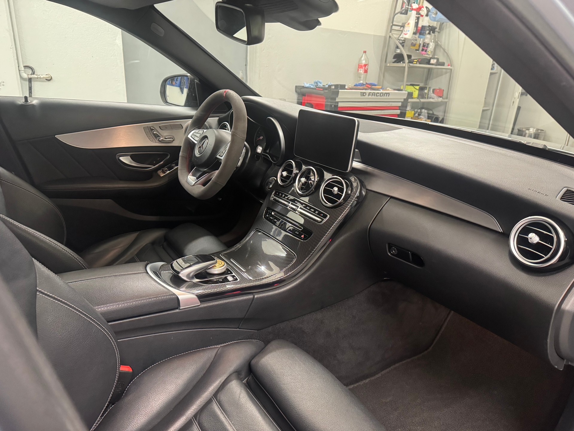 MERCEDES-BENZ C 250 d AMG Line 4Matic 9G-Tronic-image-10