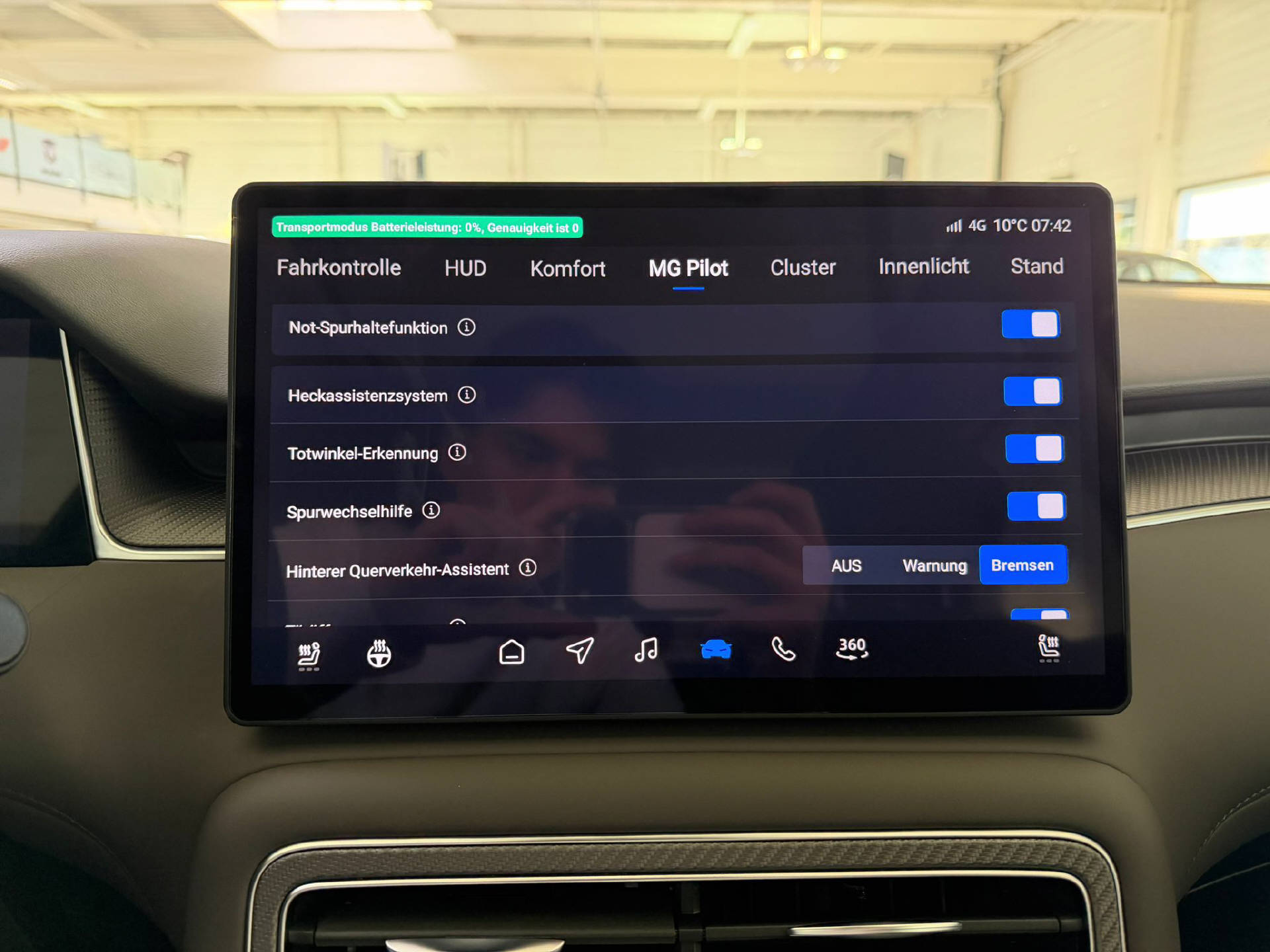 MG S6 EV 77 kWh Luxury 4WD-image-18