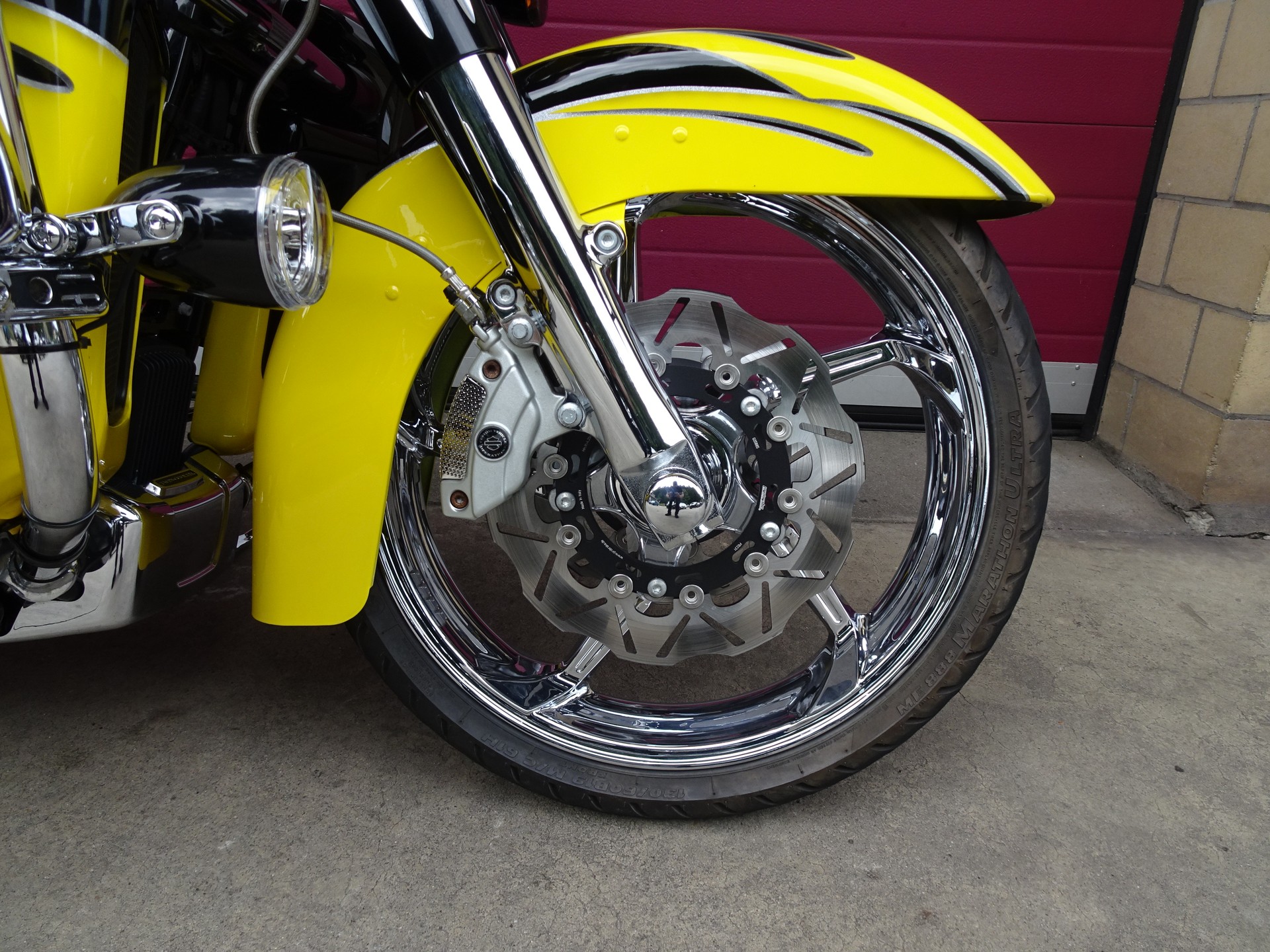 HARLEY-DAVIDSON FLHXSE Street Glide ABS CVO-showroom-element-1