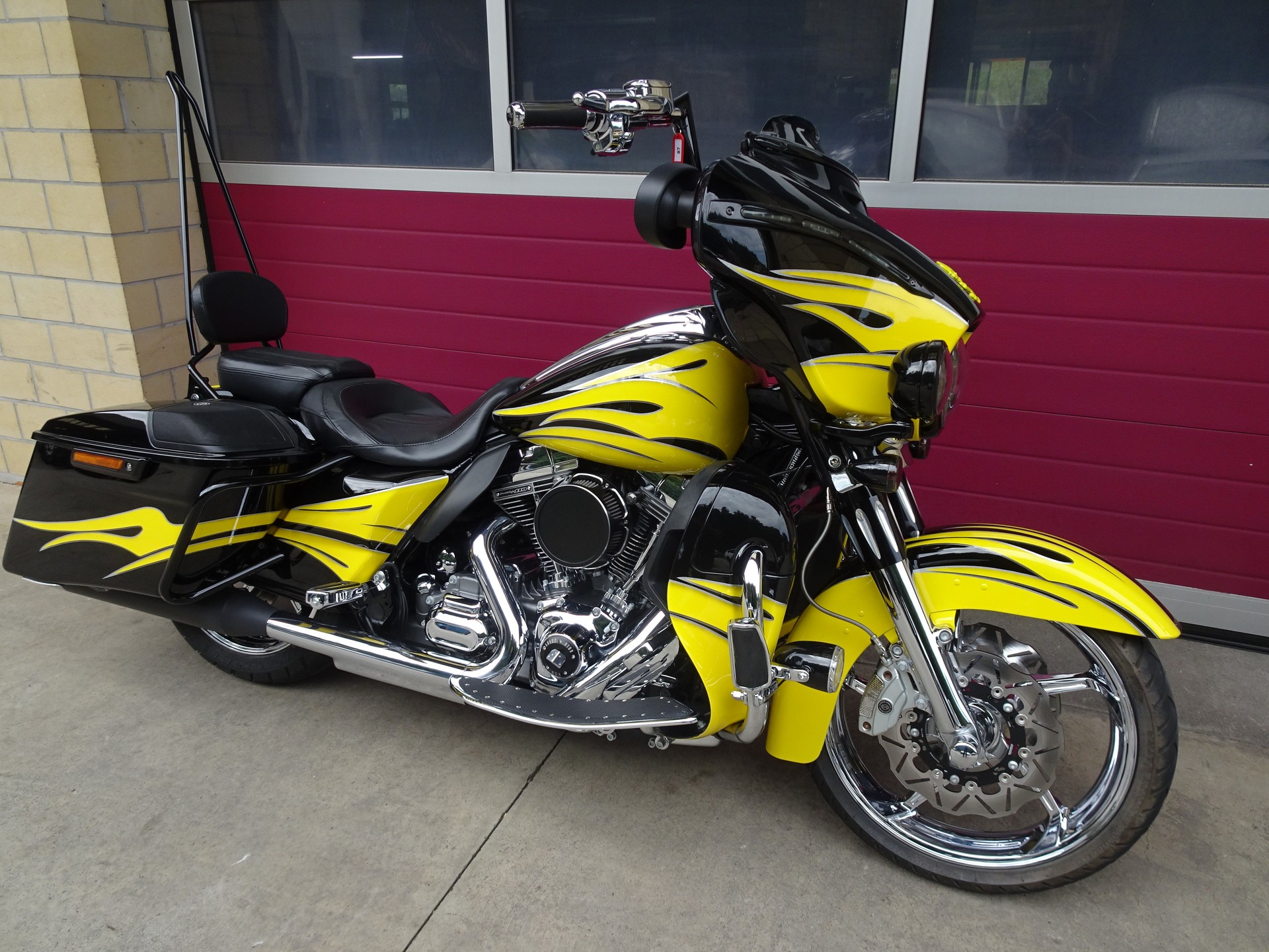 HARLEY-DAVIDSON FLHXSE Street Glide ABS CVO-showroom-element-2