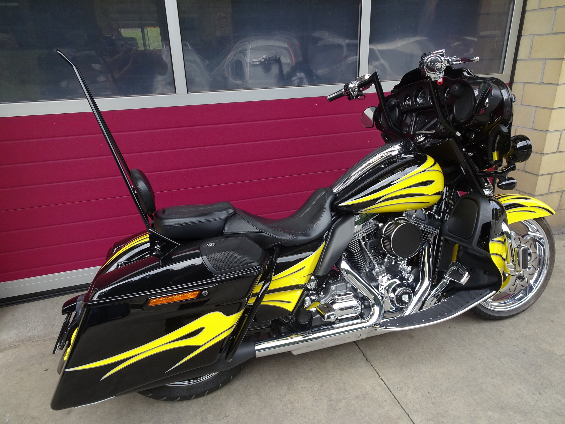 HARLEY-DAVIDSON FLHXSE Street Glide ABS CVO-showroom-element-3