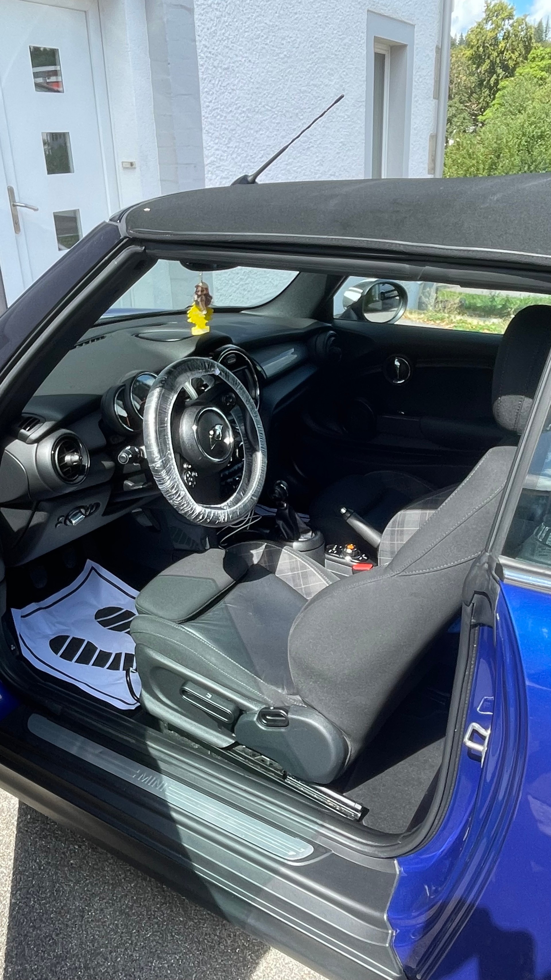 MINI 1.5i Cooper-image-2