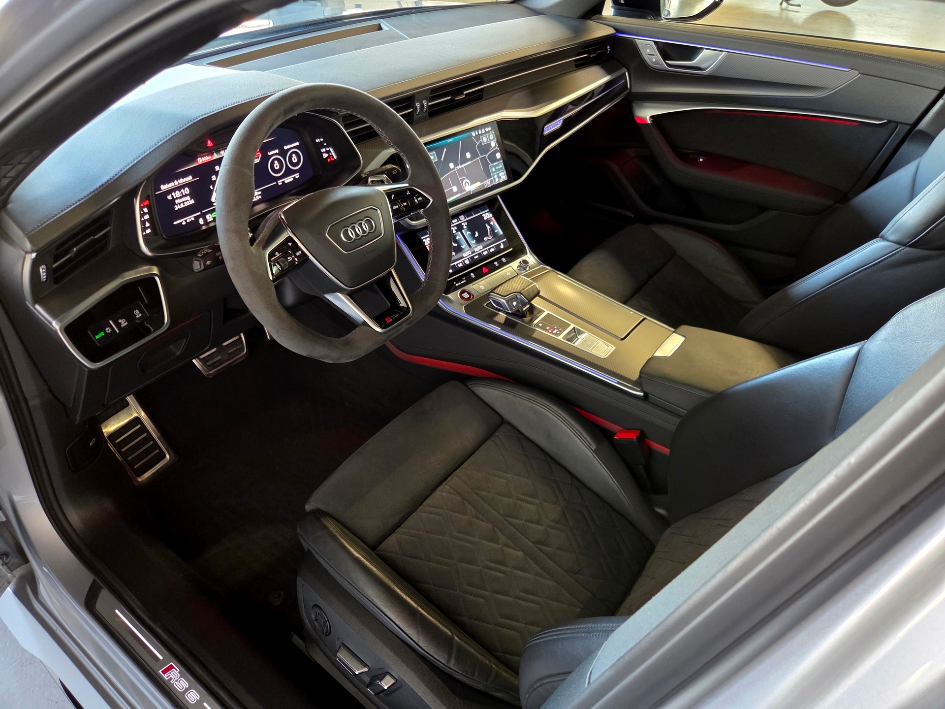 AUDI RS6 Avant 4.0 V8 TFSI quattro T-Tronic-showroom-element-3