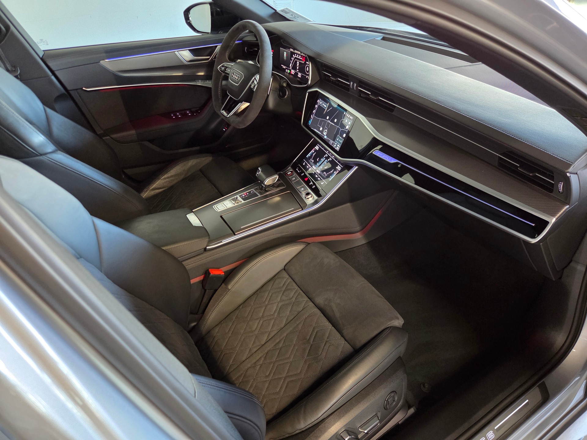 AUDI RS6 Avant 4.0 V8 TFSI quattro T-Tronic-image-19