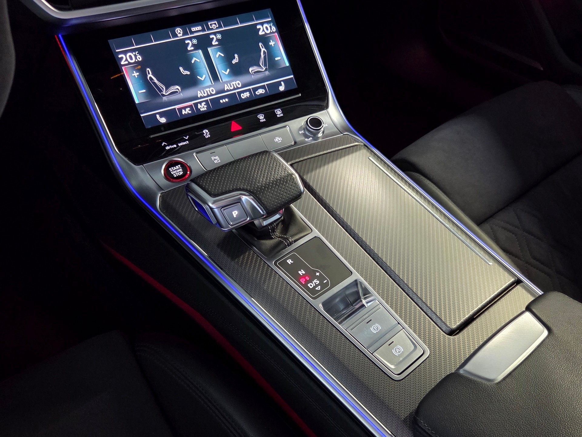 AUDI RS6 Avant 4.0 V8 TFSI quattro T-Tronic-image-14