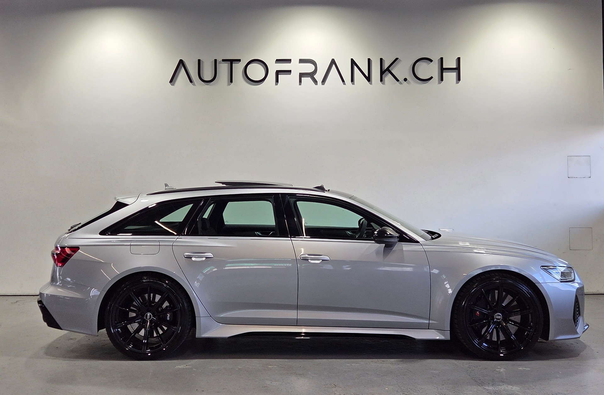 AUDI RS6 Avant 4.0 V8 TFSI quattro T-Tronic-showroom-element-1
