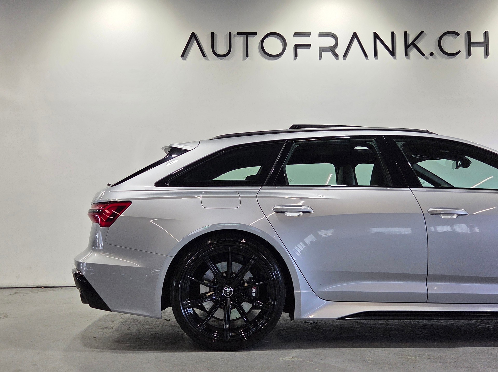 AUDI RS6 Avant 4.0 V8 TFSI quattro T-Tronic-image-21