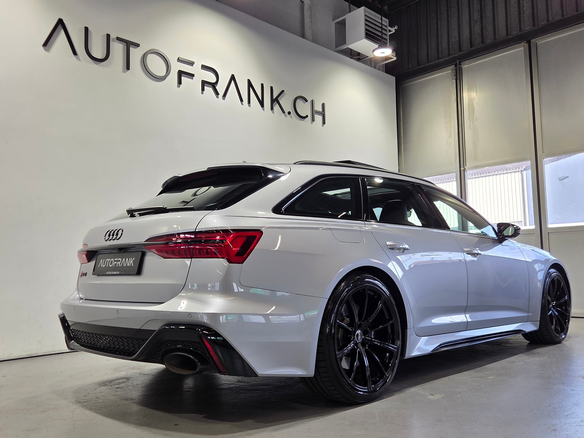 AUDI RS6 Avant 4.0 V8 TFSI quattro T-Tronic-showroom-element-2