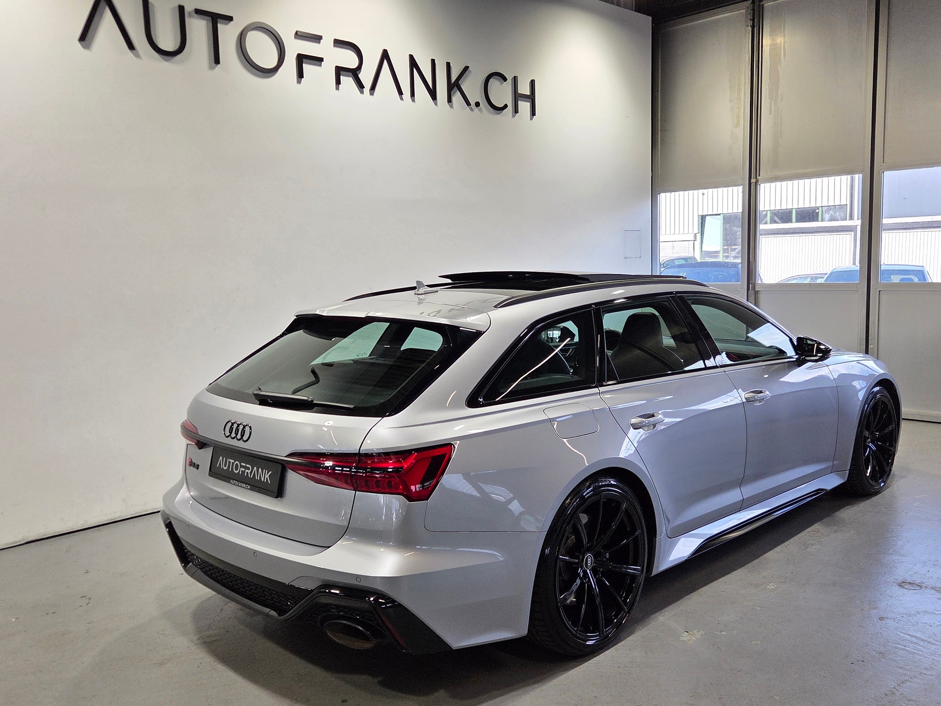 AUDI RS6 Avant 4.0 V8 TFSI quattro T-Tronic-image-16