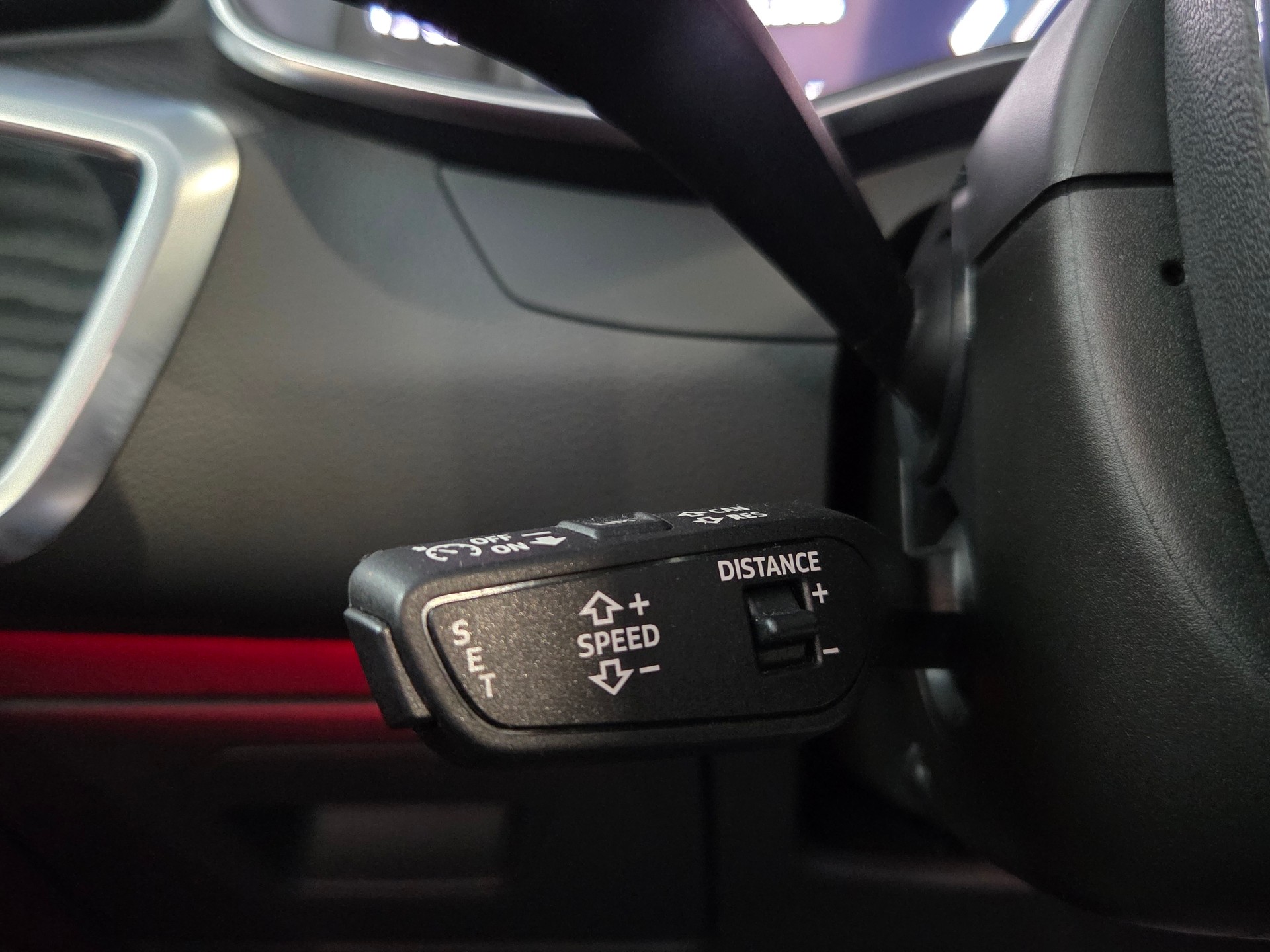 AUDI RS6 Avant 4.0 V8 TFSI quattro T-Tronic-image-18