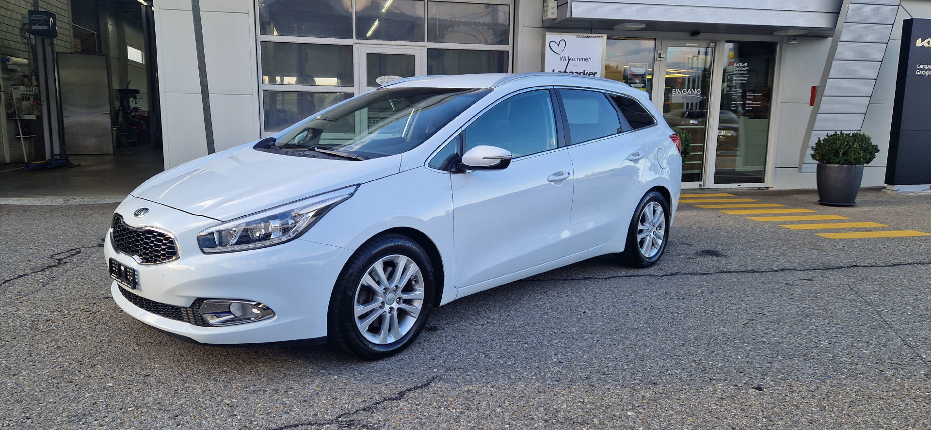 KIA Ceed Sportswagon 1.6 CRDi Swiss Eco Edition-image-1