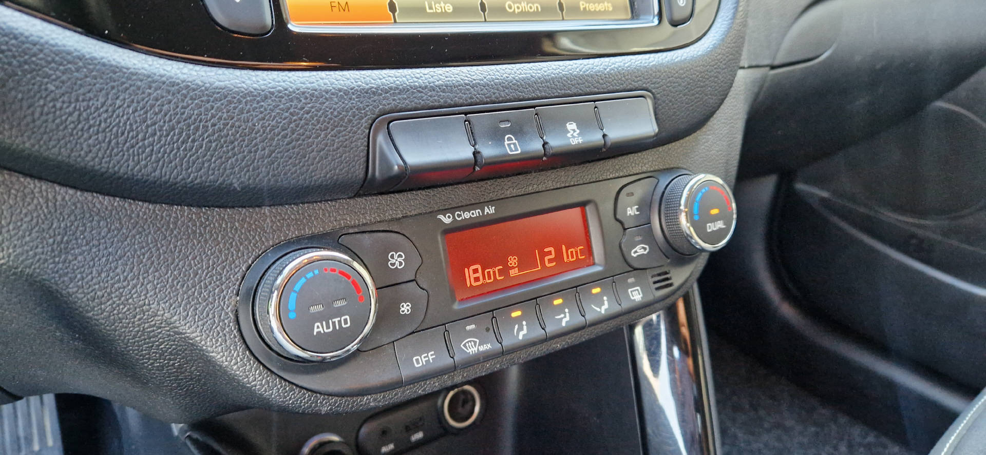 KIA Ceed Sportswagon 1.6 CRDi Swiss Eco Edition-image-8