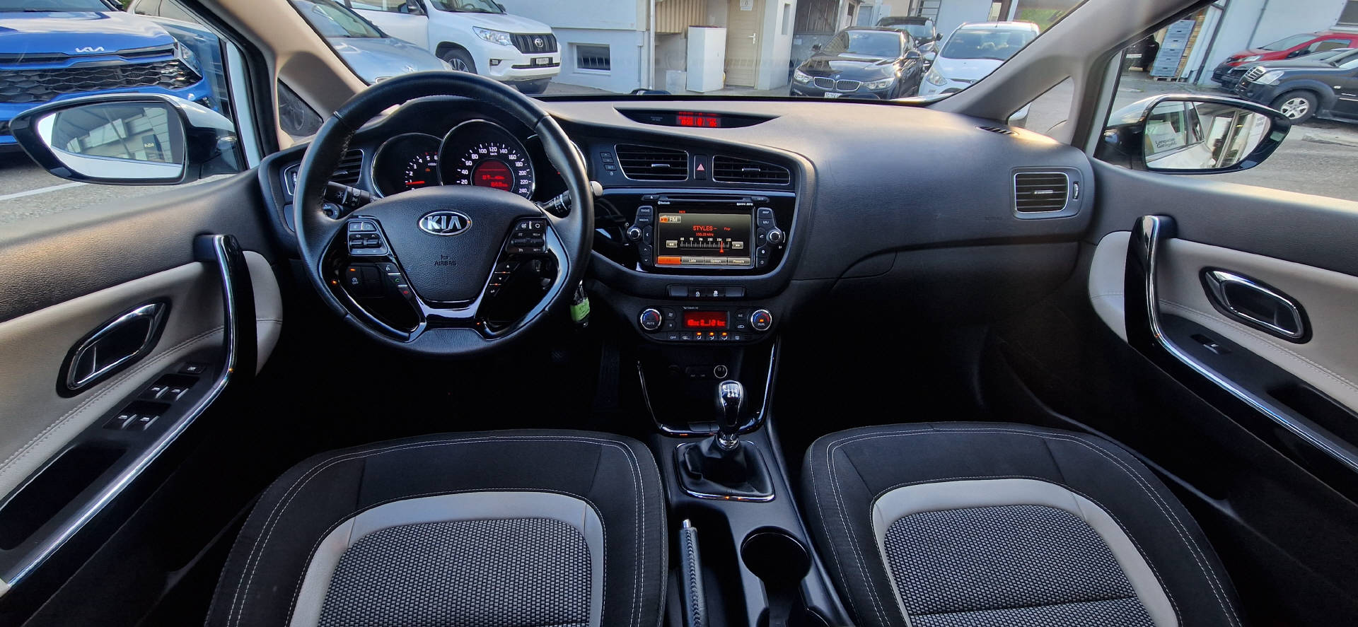 KIA Ceed Sportswagon 1.6 CRDi Swiss Eco Edition-image-5
