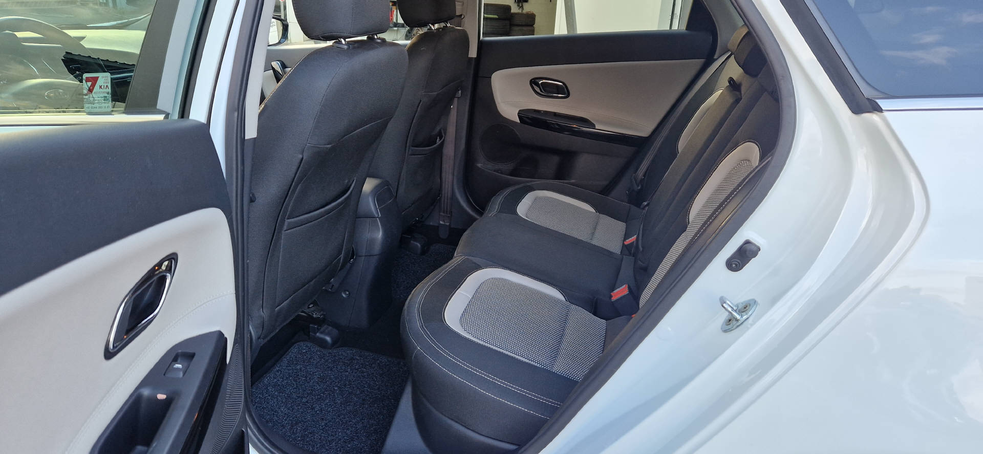 KIA Ceed Sportswagon 1.6 CRDi Swiss Eco Edition-image-13