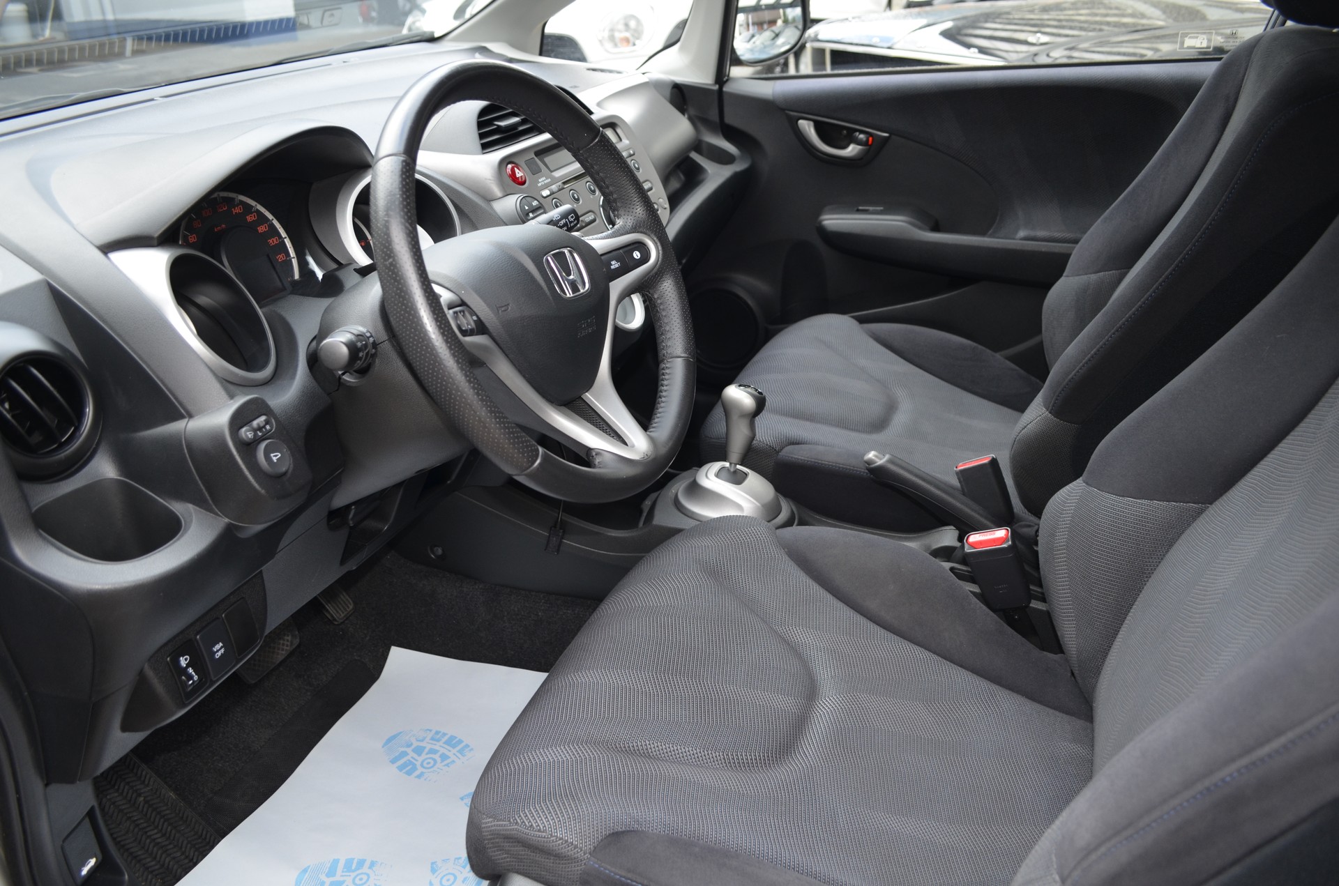 HONDA Jazz 1.4i Elegance i-Shift-image-7