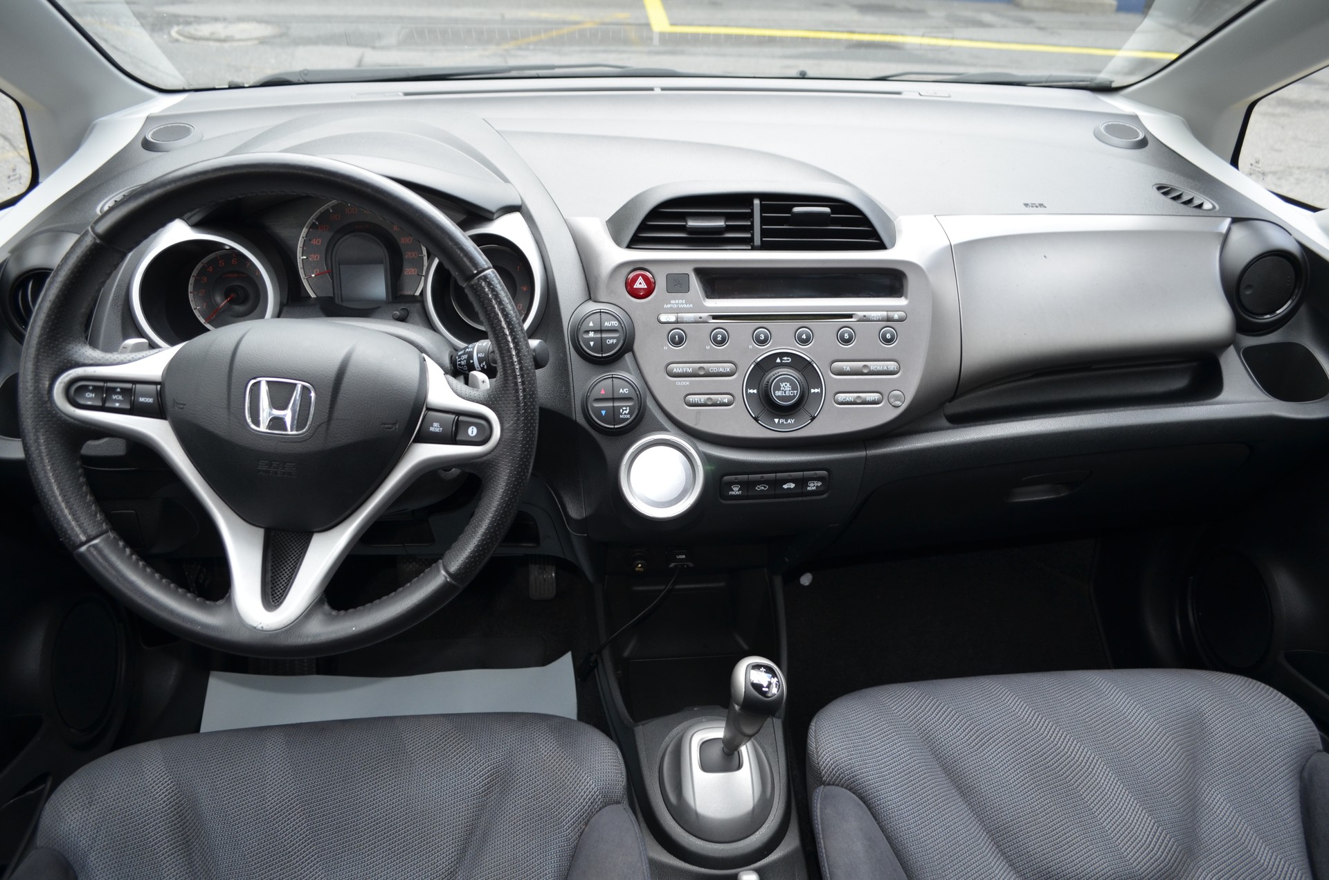 HONDA Jazz 1.4i Elegance i-Shift-image-6