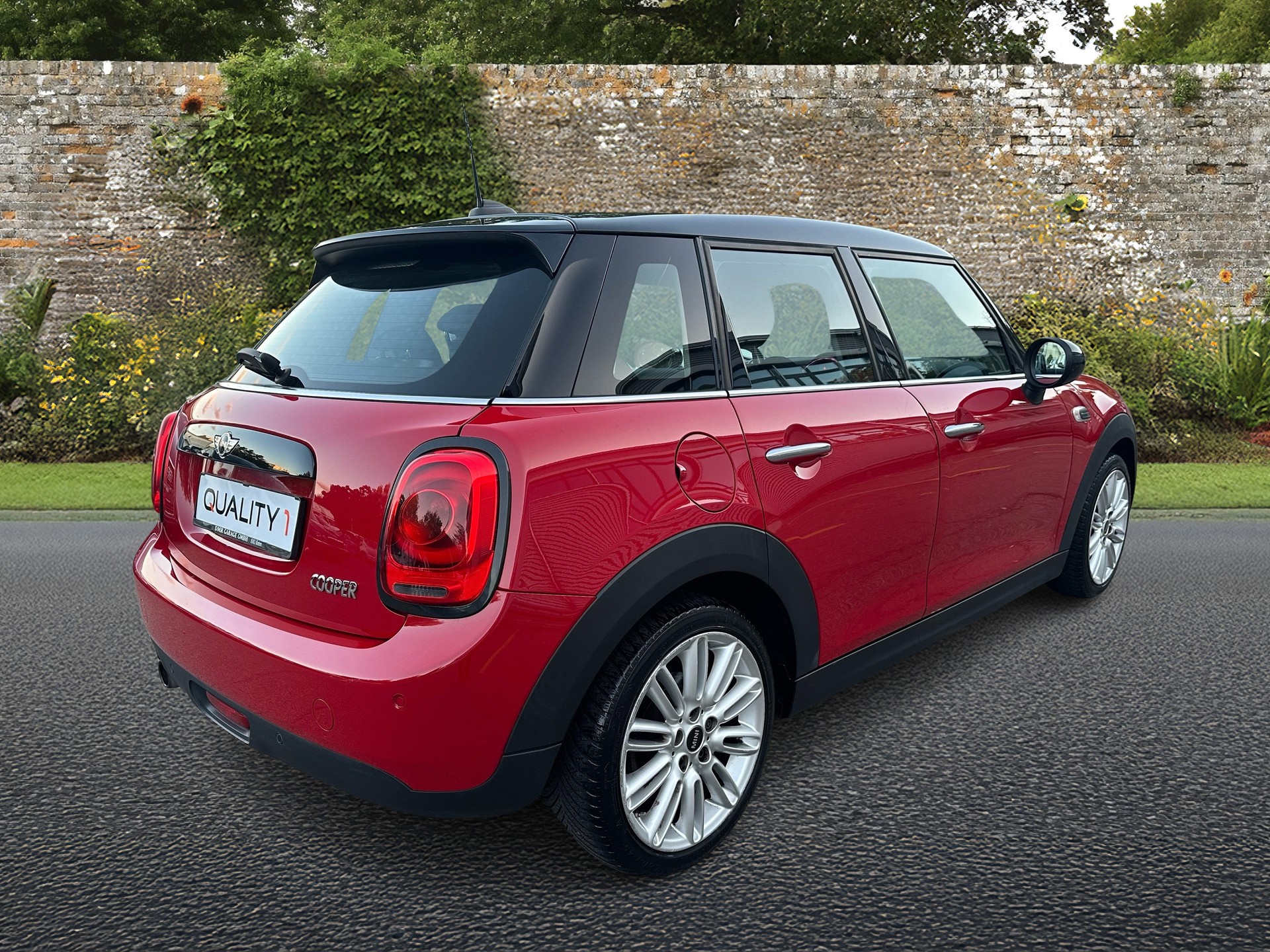 MINI Cooper Hyde Park Steptronic-image-4
