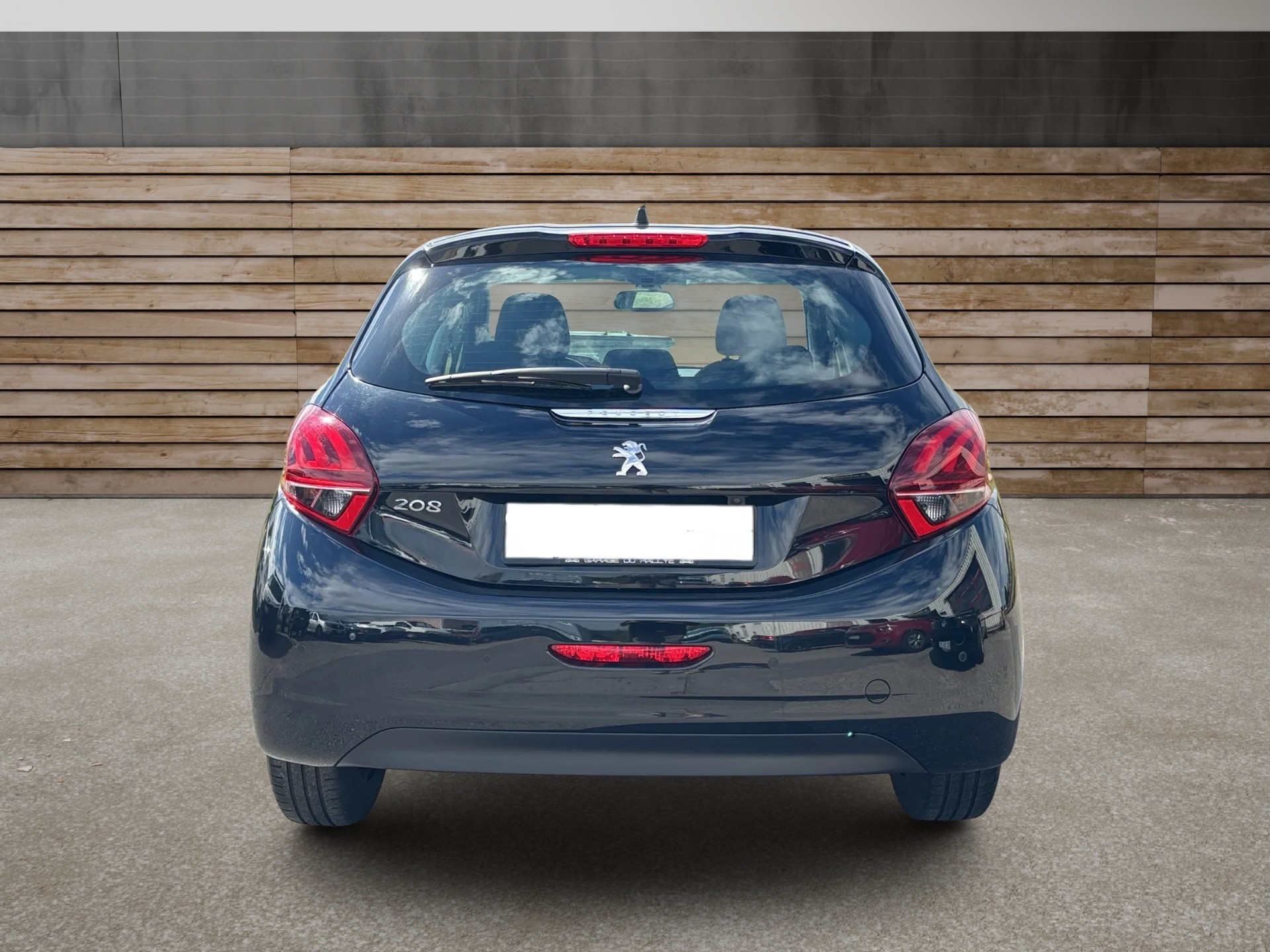 PEUGEOT 208 1.2 PureTech Allure-image-2