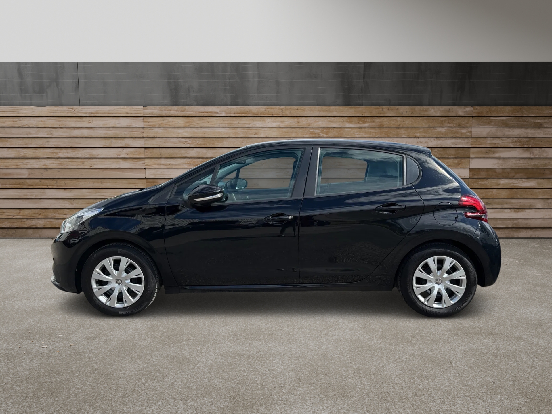 PEUGEOT 208 1.2 PureTech Allure-image-4