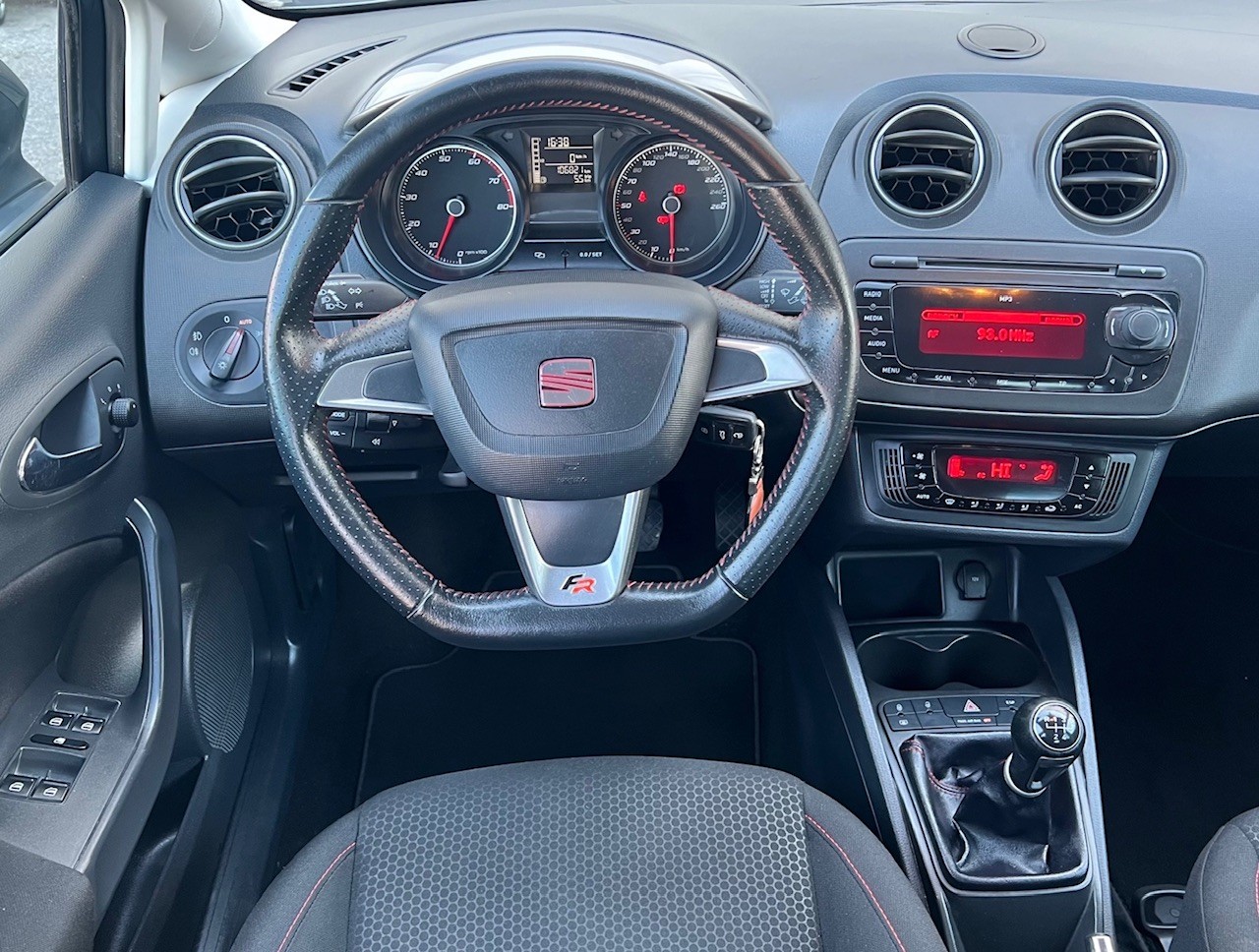 SEAT Ibiza 1.2 TSI FR-image-10