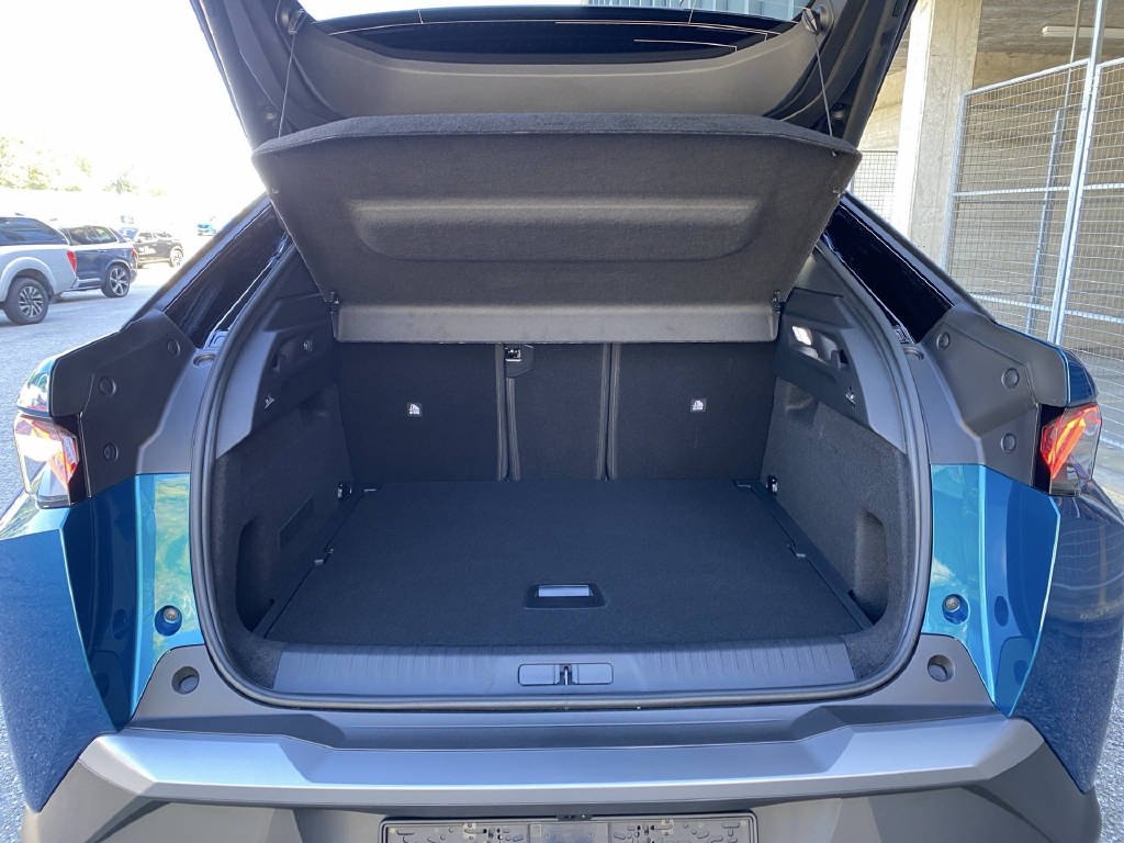PEUGEOT 3008 1.2 Hybrid GT Exclusive-image-8