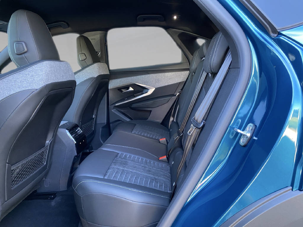 PEUGEOT 3008 1.2 Hybrid GT Exclusive-image-10