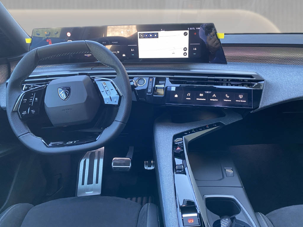 PEUGEOT 3008 1.2 Hybrid GT Exclusive-image-11