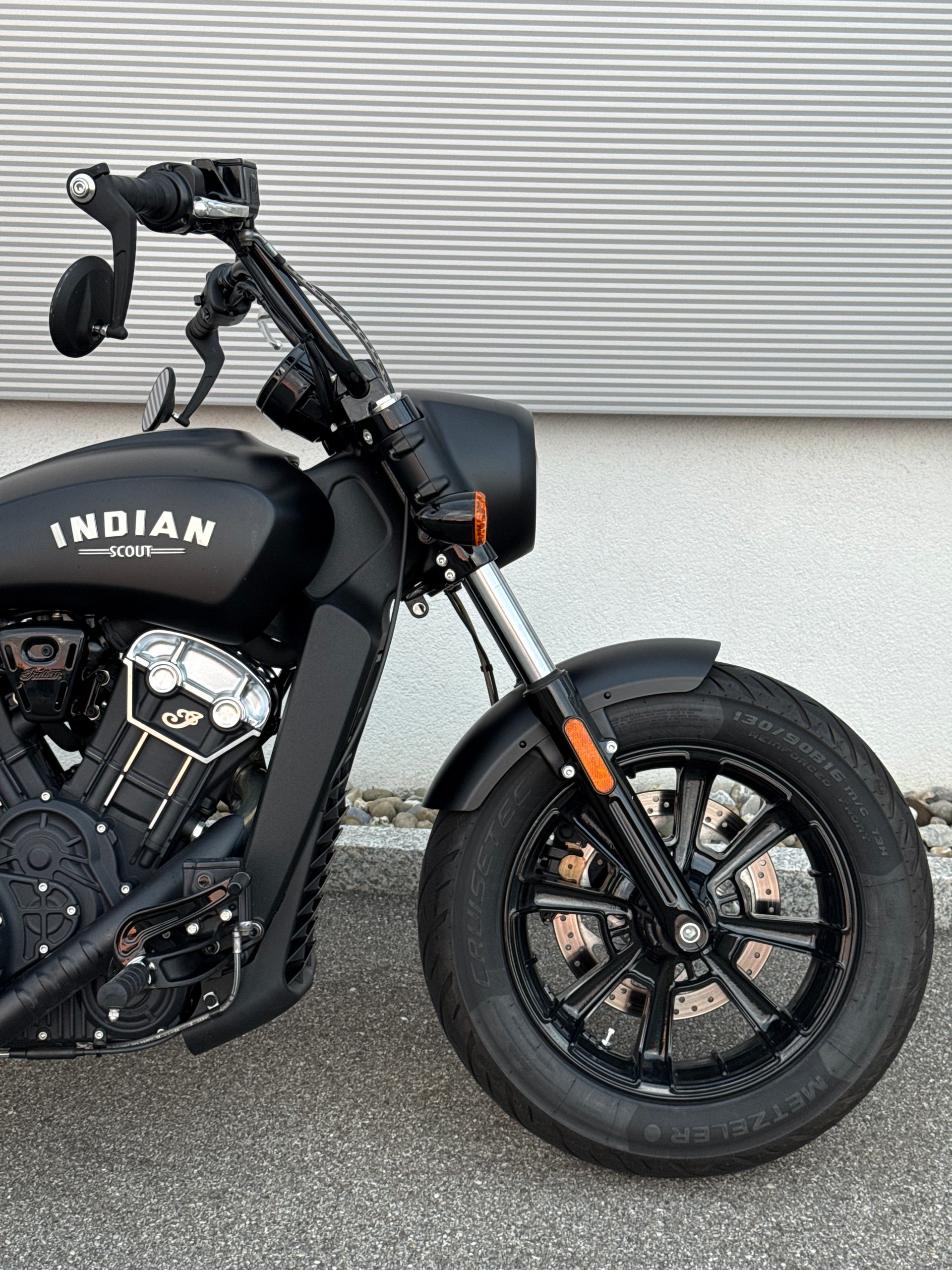 INDIAN Scout Bobber ABS (35kW/70kW)-showroom-element-3