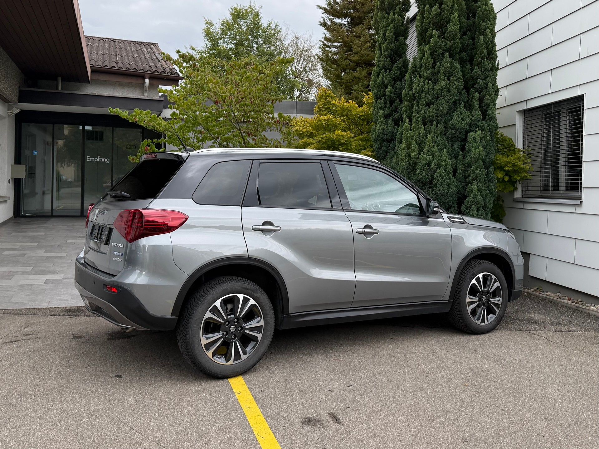 SUZUKI Vitara 1.4 4x4 Boosterjet Compact Top Automatic Allgrip *Vollausstattung*aus 1. Hand*Garantie*-image-2