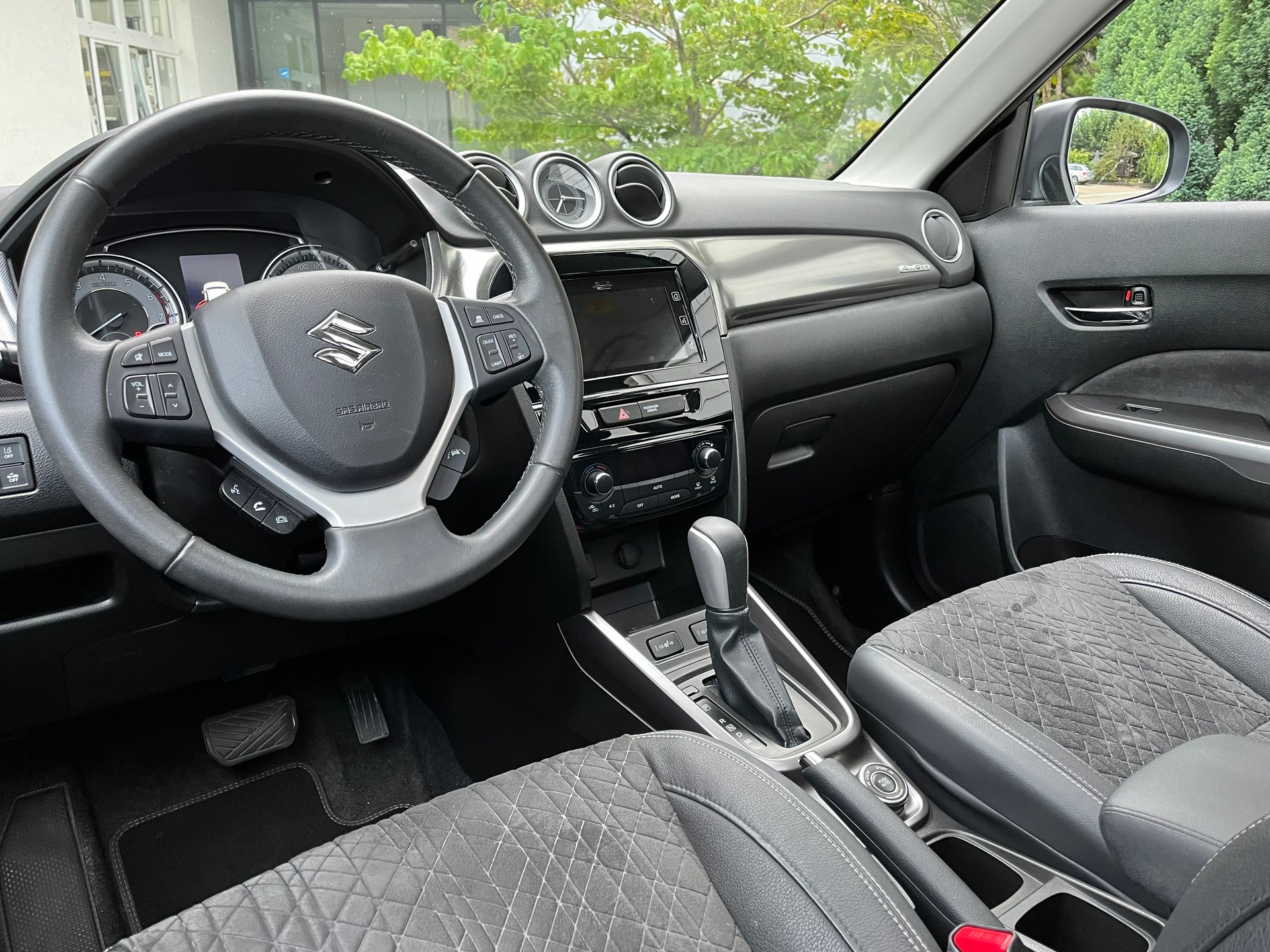 SUZUKI Vitara 1.4 4x4 Boosterjet Compact Top Automatic Allgrip *Vollausstattung*aus 1. Hand*Garantie*-image-5