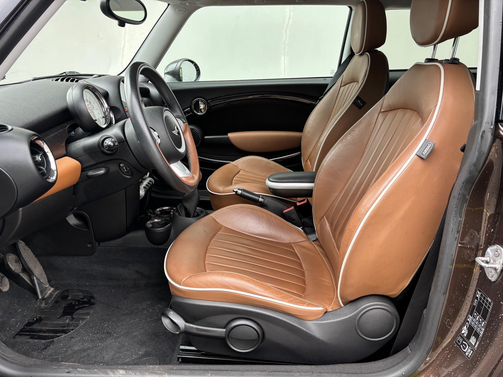 MINI R56 1.6i Cooper-image-7