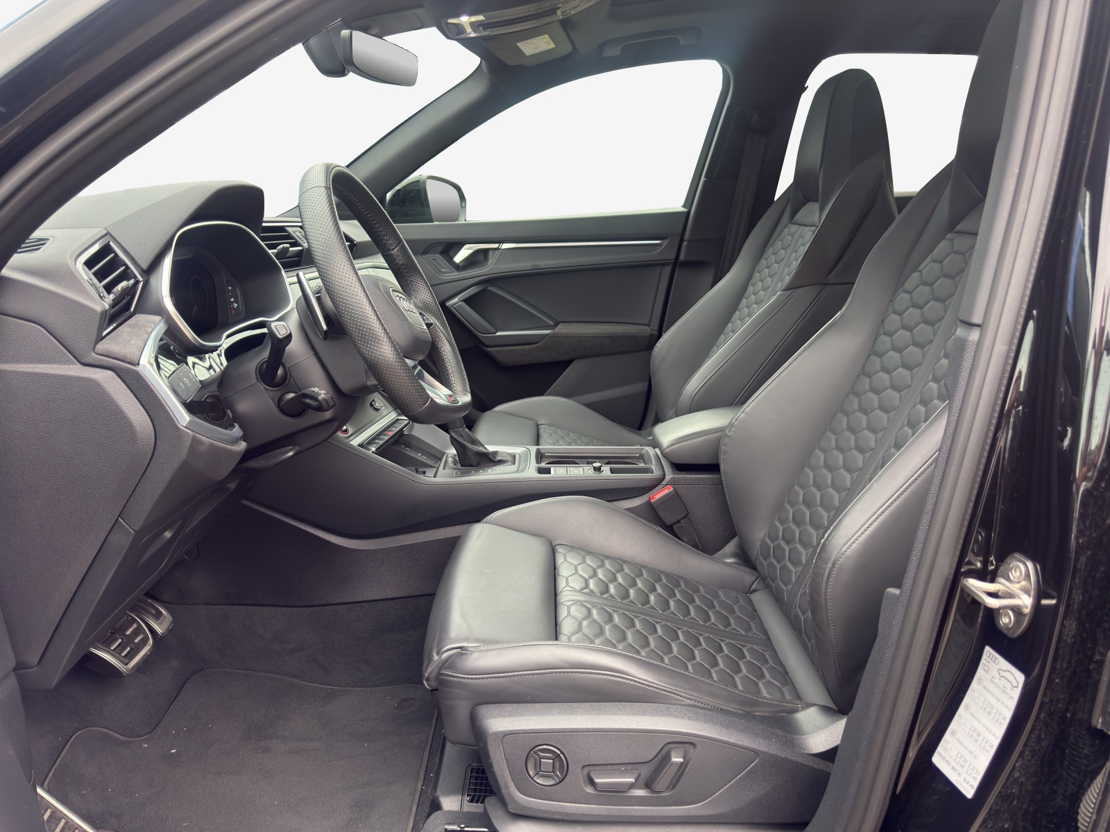 AUDI RS Q3 2.5 TFSI quattro S tronic-image-7
