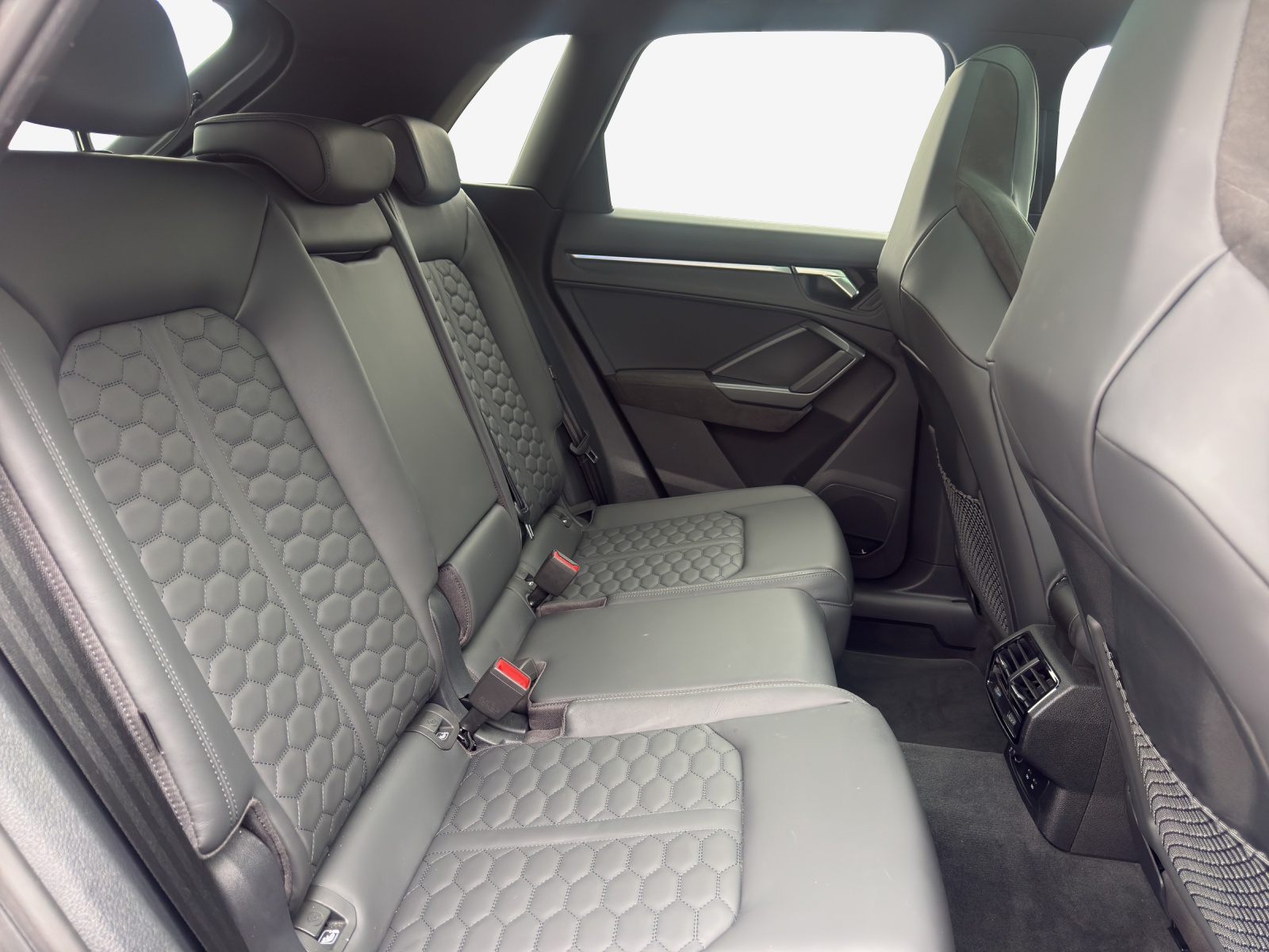 AUDI RS Q3 2.5 TFSI quattro S tronic-image-13