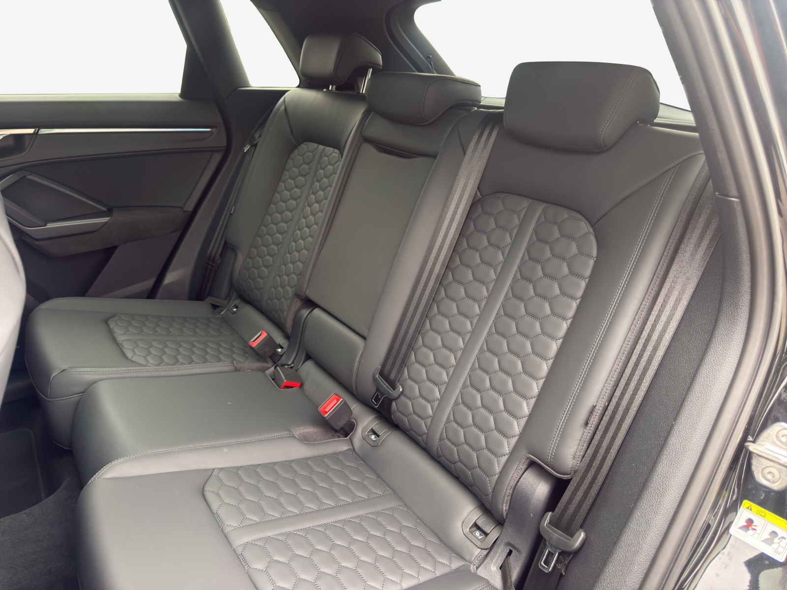 AUDI RS Q3 2.5 TFSI quattro S tronic-image-11