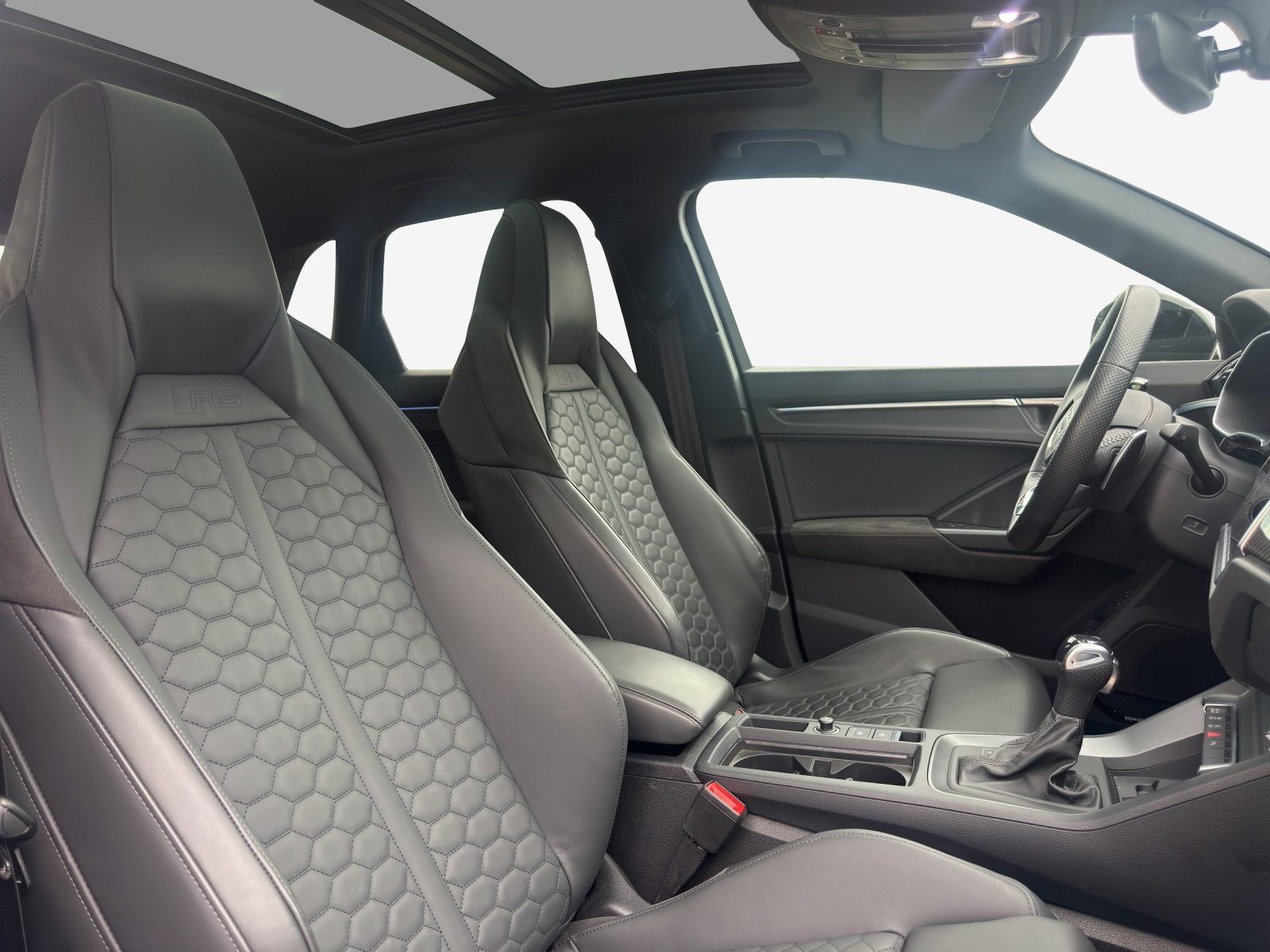 AUDI RS Q3 2.5 TFSI quattro S tronic-image-14