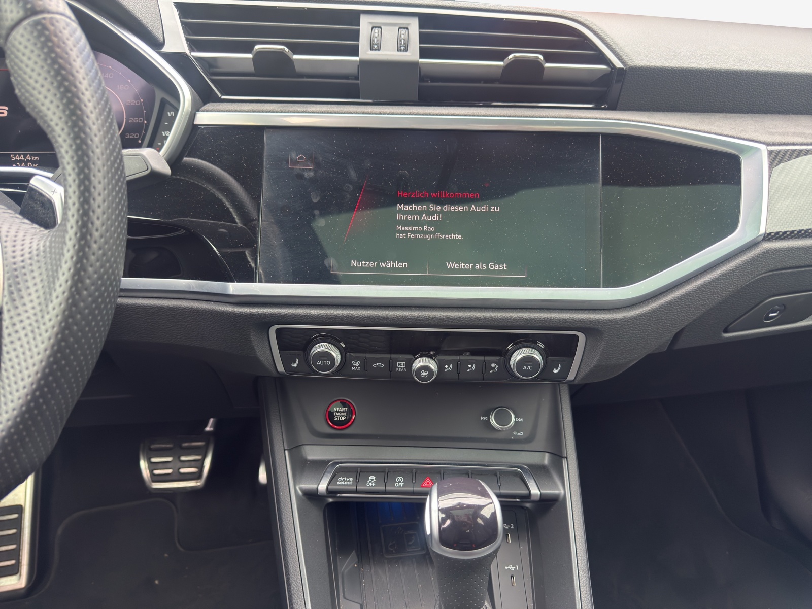 AUDI RS Q3 2.5 TFSI quattro S tronic-image-10