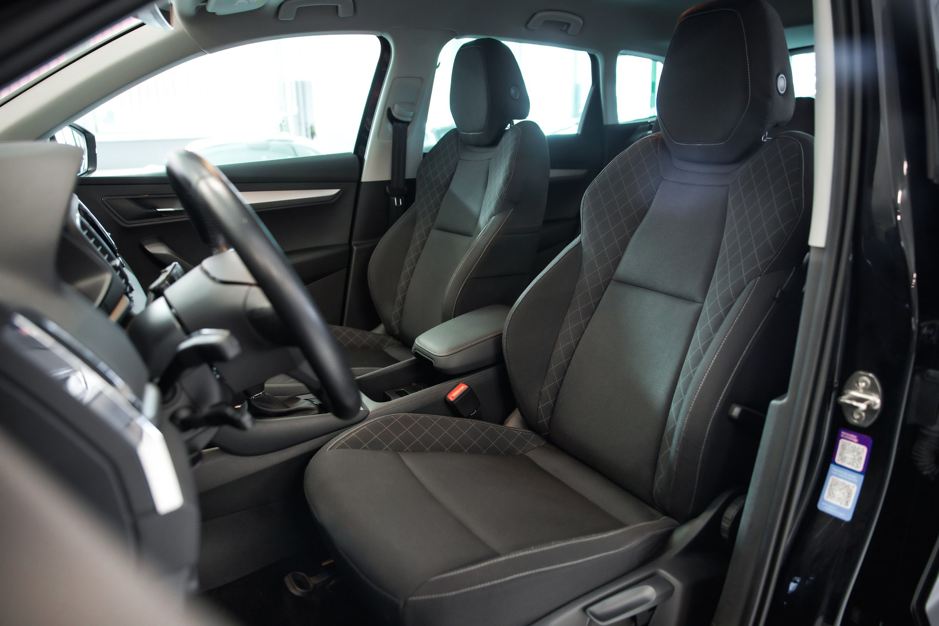 SKODA Karoq 1.0 TSI Ambition DSG-image-19