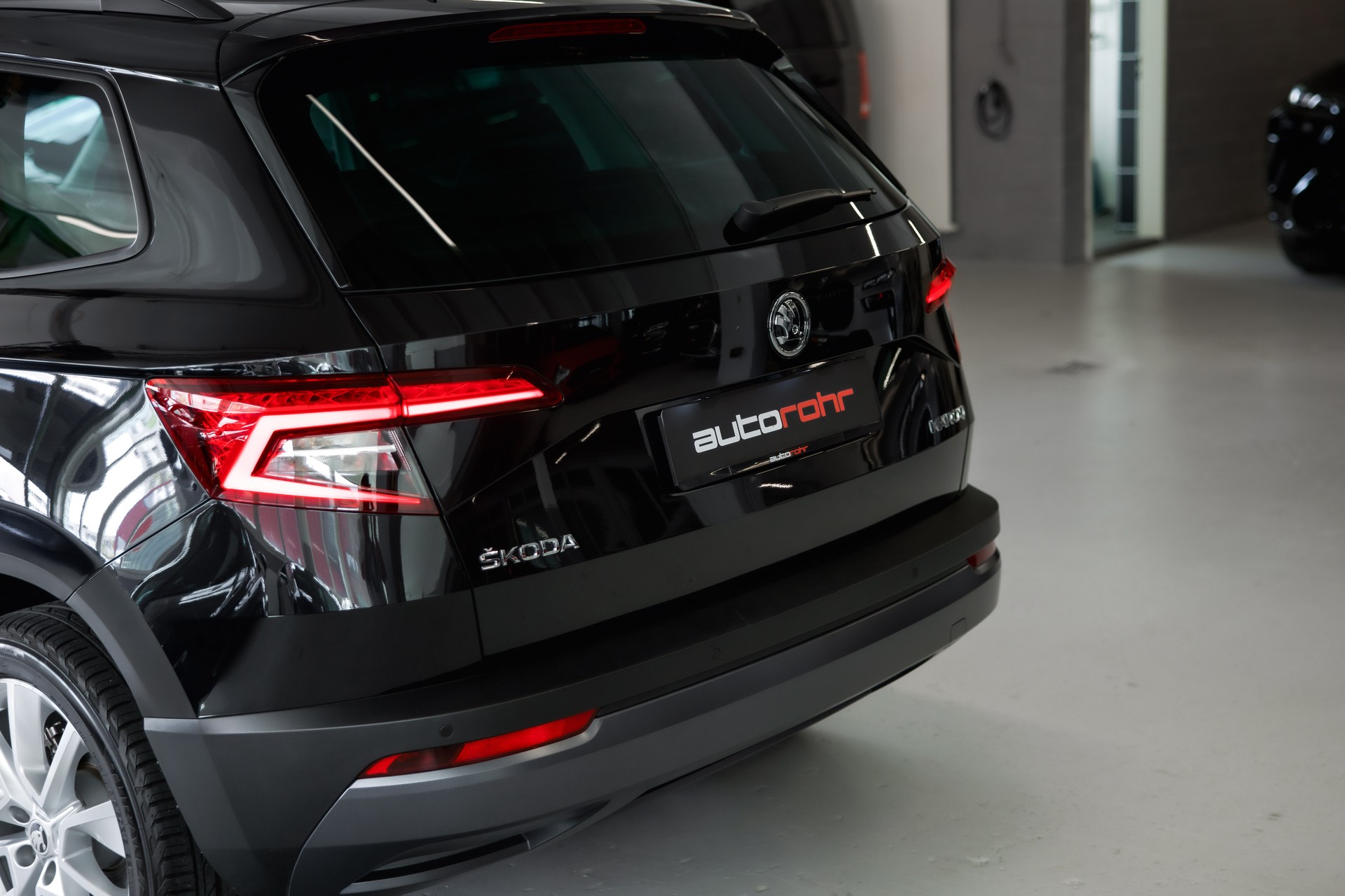 SKODA Karoq 1.0 TSI Ambition DSG-image-13