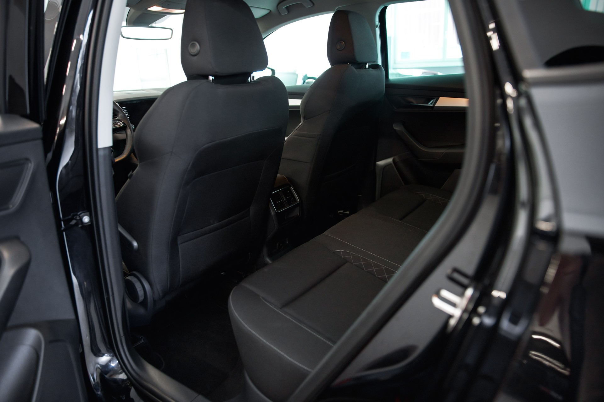 SKODA Karoq 1.0 TSI Ambition DSG-image-20