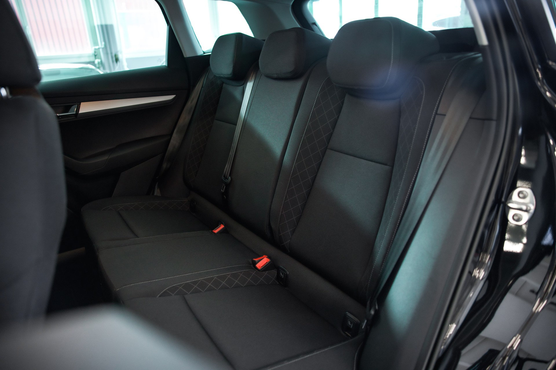 SKODA Karoq 1.0 TSI Ambition DSG-image-22