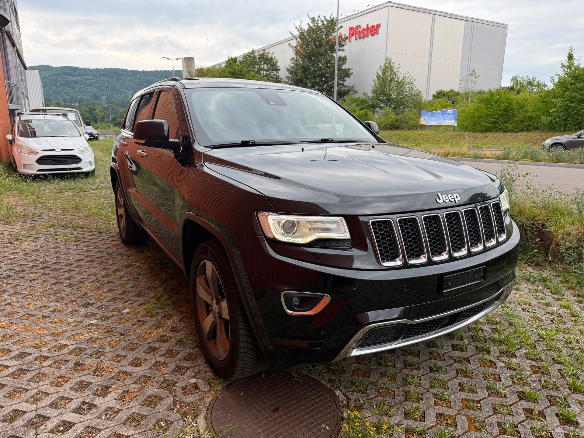 JEEP Grand Cherokee 3.0 CRD Overland Automatic-image-2