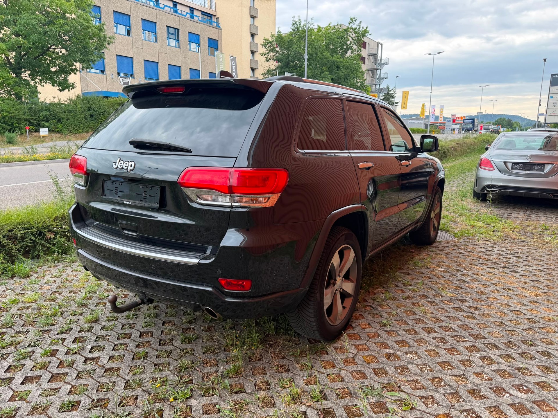 JEEP Grand Cherokee 3.0 CRD Overland Automatic-image-3