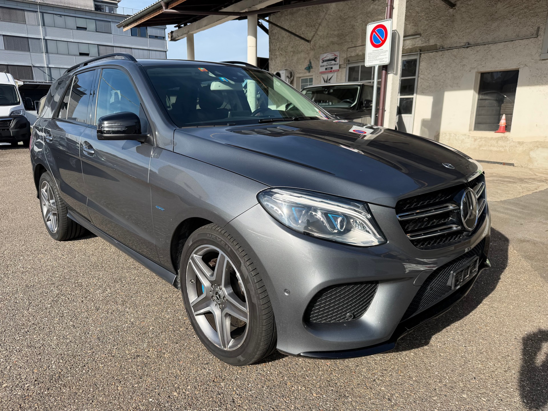MERCEDES-BENZ GLE 500 e 4Matic 7G-Tronic-image-5