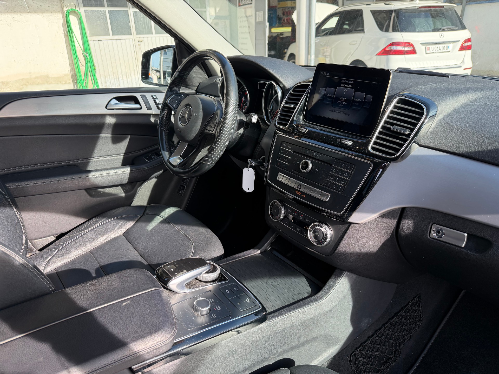 MERCEDES-BENZ GLE 500 e 4Matic 7G-Tronic-image-8